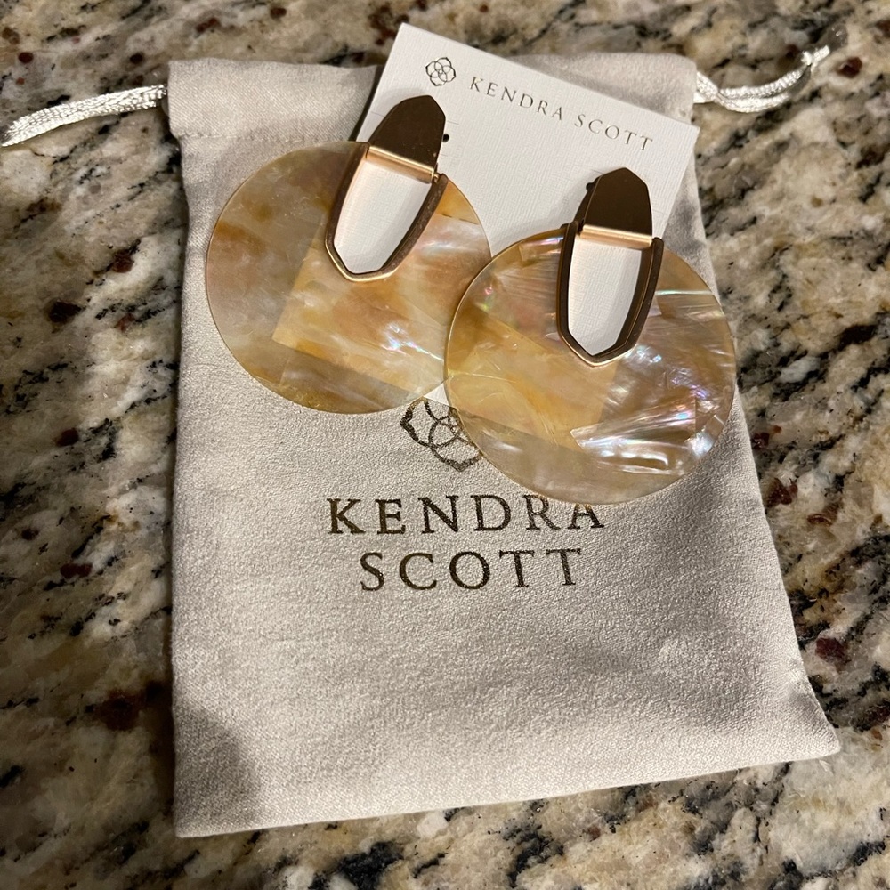 Kendra Scott Diane Rose Gold Earrings Brown Mother Pearl EUC Used once.